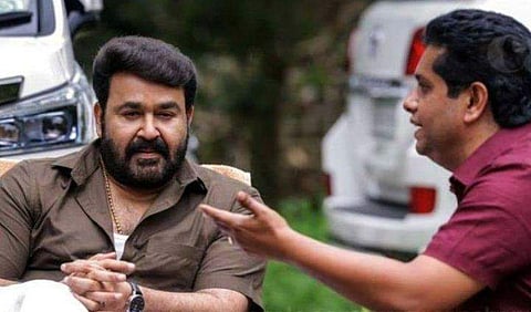 ദൃശ്യം 2 ന്റെ ഷൂട്ടിങ് ലൊക്കേഷനിൽ മോഹൻലാലും സംവിധായകൻ ജീത്തു ജോസഫും