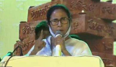 ബംഗാള്‍ മുഖ്യമന്ത്രി മമതാ ബാനര്‍ജി