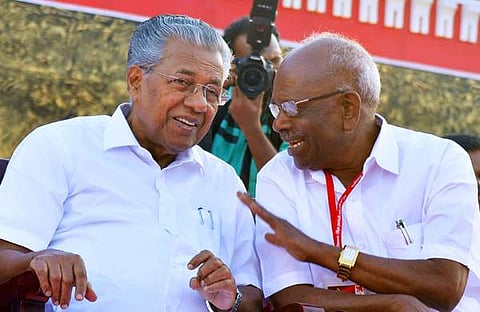 എംഎം മണി പിണറായി വിജയനൊപ്പം/ഫയല്‍