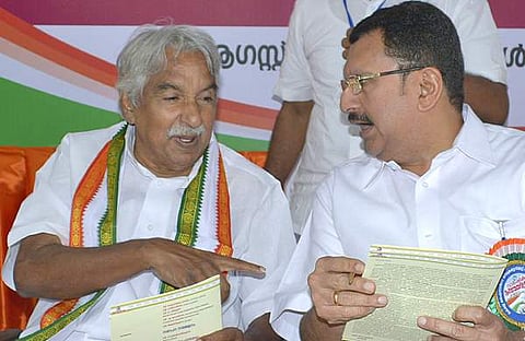 ഉമ്മന്‍ ചാണ്ടിയും മുരളീധരനും/ഫയല്‍