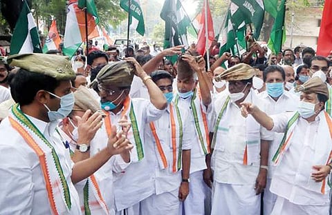 കോണ്‍ഗ്രസ് നേതാക്കള്‍/ഫയല്‍