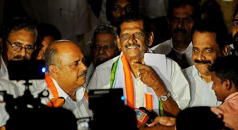 പി ജെ ജോസഫ്, ഫ്രാന്‍സിസ് ജോര്‍ജ്, ജോണി നെല്ലൂര്‍ എന്നിവര്‍ / ഫയല്‍