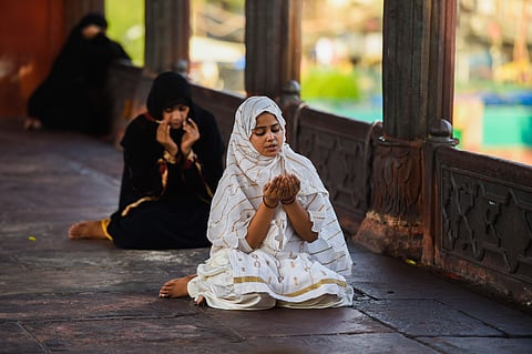 പണ്ഡിതന്മാരെ, സ്ത്രീകളെ വിശ്വസിക്കാം, അവര്‍ ഒപ്പം നില്‍ക്കും