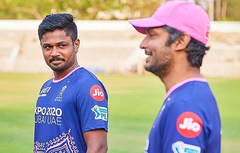 സഞ്ജു ടീം ഡയറക്ടര്‍ സംഗക്കാരക്കൊപ്പം / ട്വിറ്റര്‍ ചിത്രം