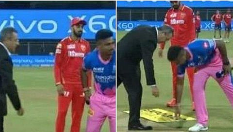 പഞ്ചാബ്-രാജസ്ഥാന്‍ മത്സരത്തിലെ ടോസിന് ഇടയില്‍/ഫോട്ടോ: ട്വിറ്റര്‍