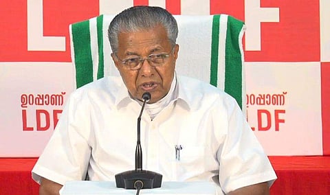 പിണറായി വിജയന്‍ വാര്‍ത്താസമ്മേളനം / ഫെയ്‌സ്ബുക്ക്‌