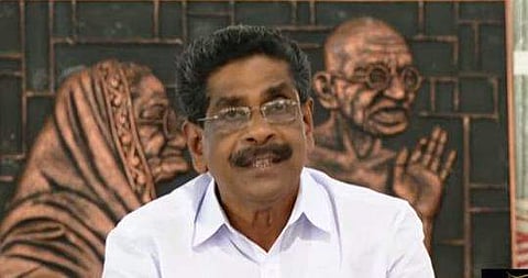 മുല്ലപ്പള്ളി രാമചന്ദ്രന്റെ വാര്‍ത്താസമ്മേളനം / ടെലിവിഷന്‍ ചിത്രം