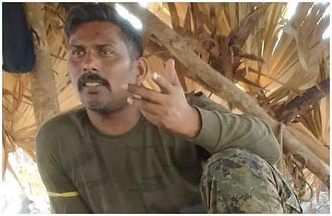 മാവോയിസ്റ്റുകള്‍ പുറത്തുവിട്ട സിആര്‍പിഎഫ് കമാന്‍ഡോയുടെ ചിത്രം