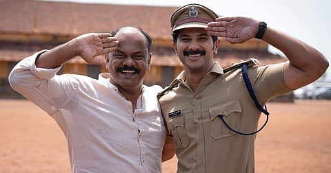 റോഷൻ ആൻഡ്രൂസും ദുൽഖർ സൽമാനും സല്യൂട്ട് സെെറ്റിൽ/ ഫേയ്സ്ബുക്ക്