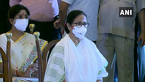 മന്ത്രിമാരുടെ സത്യപ്രതിജ്ഞ ചടങ്ങില്‍ മമത ബാനര്‍ജി/എഎന്‍ഐ