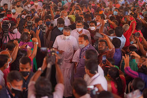 പിണറായി വിജയന്‍ ചിത്രം ഫെയ്‌സ്ബുക്ക്‌