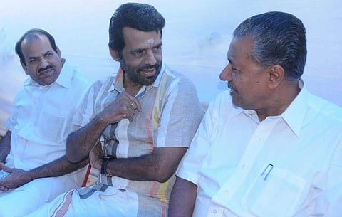 ബാലചന്ദ്രമേനോൻ പിണറായി വിജയനും കോടിയേരി ബാലകൃഷ്ണനുമൊപ്പം/ ഫേയ്സ്ബുക്ക്