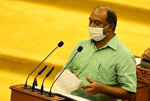 കെഎന്‍ ബാലഗോപാല്‍ ബജറ്റ് അവതരണത്തിനിടെ