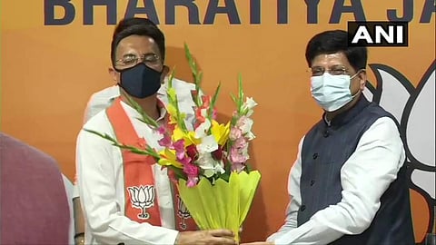 കോണ്‍ഗ്രസ് നേതാവ് ജിതിന്‍പ്രസാദ ബിജെപി അംഗത്വം സ്വീകരിക്കുന്നു