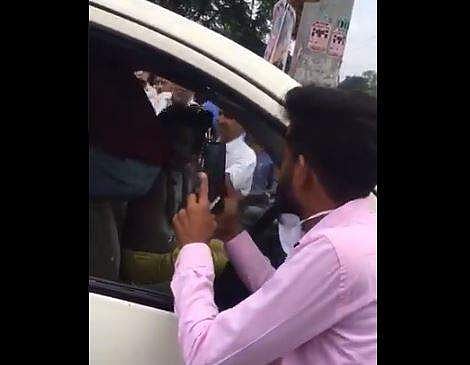 മധ്യപ്രദേശില്‍ ആള്‍ക്കൂട്ട ആക്രമണത്തിന് ഇരയായ സന്യാസിമാര്‍