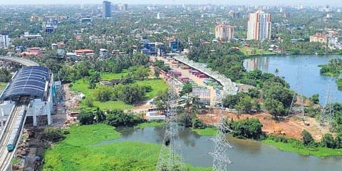 വൈറ്റില മൊബിലിറ്റി ഹബിന് സമീപം  വാട്ടര്‍ മെട്രോ ജെട്ടി വരുന്ന സ്ഥലം/ ഫയല്‍