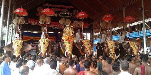 ഏറ്റുമാനൂര്‍ ക്ഷേത്രത്തില്‍ ഉത്സവത്തോടനുബന്ധിച്ചുള്ള കാഴ്ച ശീവേലി, ഫയല്‍ ചിത്രം
