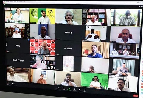 പ്രതിപക്ഷപാര്‍ട്ടികളുടെ യോഗത്തില്‍ പങ്കെടുത്ത നേതാക്കന്‍മാര്‍
