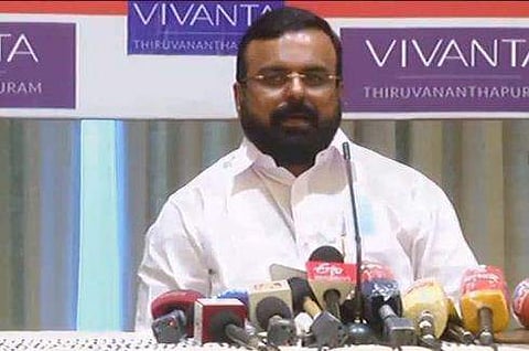 അനില്‍കുമാര്‍ വാര്‍ത്താ സമ്മേളനത്തിനിടെ