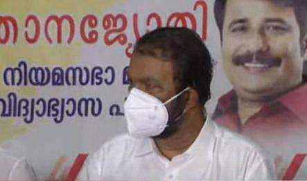 വി ശിവന്‍കുട്ടി വാര്‍ത്താസമ്മേളനത്തില്‍ നിന്ന്‌