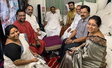 കെ സുധാകരനൊപ്പം മോന്‍സന്‍ മാവുങ്കല്‍ / ഫെയ്‌സ്ബുക്ക് ചിത്രം