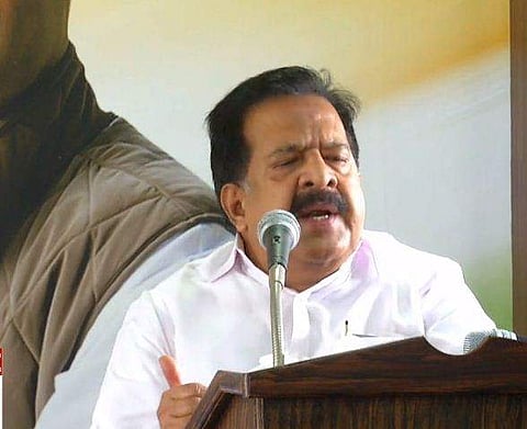 ചെന്നിത്തല പ്രസംഗിക്കുന്നു /ടെലിവിഷന്‍ ചിത്രം