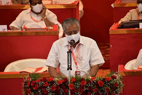 സിപിഎം പാലക്കാട് ജില്ലാ സമ്മേളനത്തില്‍ പിണറായി വിജയന്‍ സംസാരിക്കുന്നു
