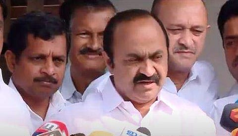 വി ഡി സതീശന്‍ മാധ്യമങ്ങളോട് സംസാരിക്കുന്നു/ ഫയല്‍