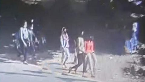 കാണാതായ പെണ്‍കുട്ടികളുടെ സിസിടിവി ദൃശ്യം