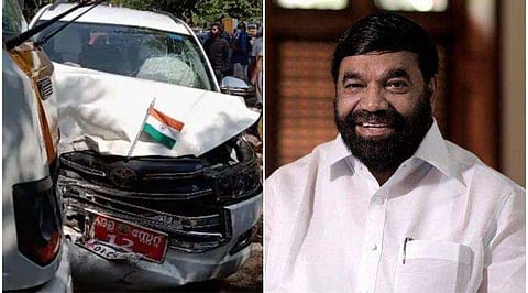 അപകടത്തിൽപ്പെട്ട മന്ത്രി വാസവന്റെ കാർ/ ടെലിവിഷൻ ചിത്രം