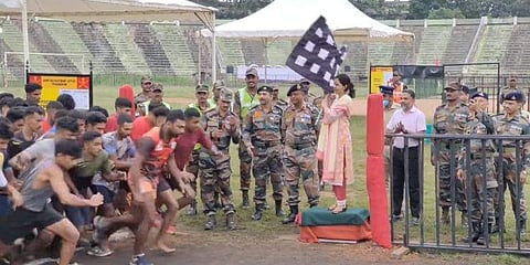റിക്രൂട്ട്‌മെന്റ് റാലി ജില്ലാ കലക്ടര്‍ ഫ്‌ലാഗ് ഓഫ് ചെയ്യുന്നു/ ഫെയ്‌സ്ബുക്ക്‌
