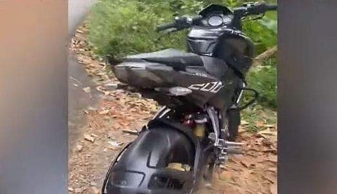 കാന്തം ഉപയോഗിച്ച് നമ്പര്‍ പ്ലേറ്റ് മറച്ച ബൈക്ക് പിടികൂടിയപ്പോള്‍, സ്‌ക്രീന്‍ഷോട്ട്