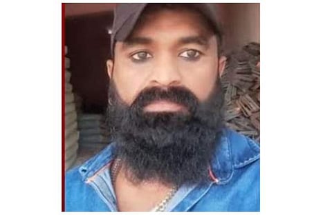 പിടിയിലായ പാറായി ബാബു/വീഡിയോ സ്‌ക്രീന്‍ഷോട്ട്