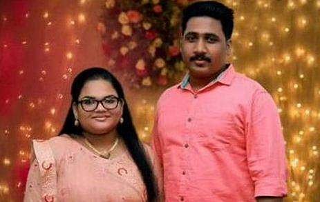 ജിതിനയും ഭർത്താവ് അഖിലും/ ഫോട്ടോ: എക്സ്പ്രസ്