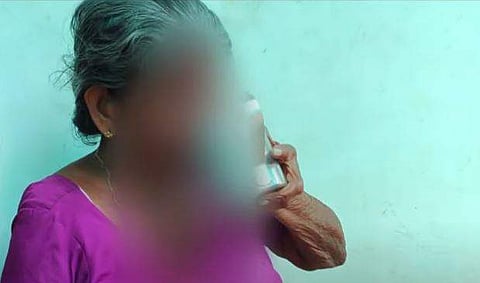 തലയ്ക്ക് പരിക്കേറ്റ അമ്മിണി/ ടെലിവിഷന്‍ ചിത്രം
