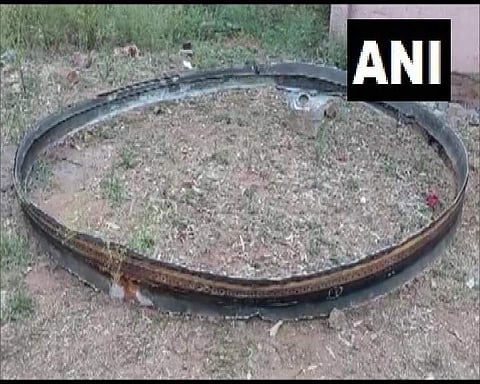 മഹാരാഷ്ട്രയിലെ ഗ്രാമത്തില്‍ പതിച്ച അജ്ഞാത വസ്തു, എഎന്‍ഐ