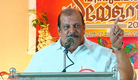 പി സി ജോര്‍ജ് ഹിന്ദുമഹാസമ്മേളനത്തില്‍ പ്രസംഗിക്കുന്നു/ ഫെയ്സ്ബുക്ക്