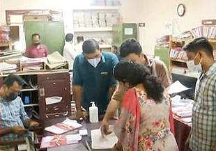 വിജിലന്‍സ് പരിശോധനയുടെ ടെലിവിഷന്‍ ചിത്രം
