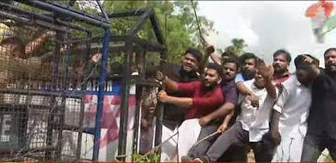 യൂത്ത് കോണ്‍ഗ്രസ് പ്രതിഷേധം