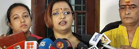 സ്വപ്‌ന സുരേഷ് മാധ്യമങ്ങളെ കാണുന്നു/വീഡിയോ സ്‌ക്രീന്‍ഷോട്ട്‌