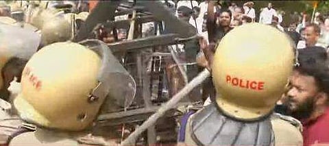 യൂത്ത് ലീഗ് -യൂത്ത് കോണ്‍ഗ്രസ് പ്രവര്‍ത്തകരുടെ പ്രതിഷേധം