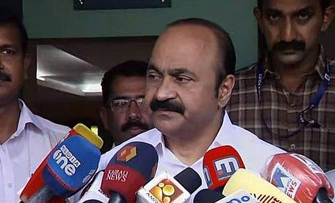 വി ഡി സതീശന്‍ മാധ്യമങ്ങളോട്