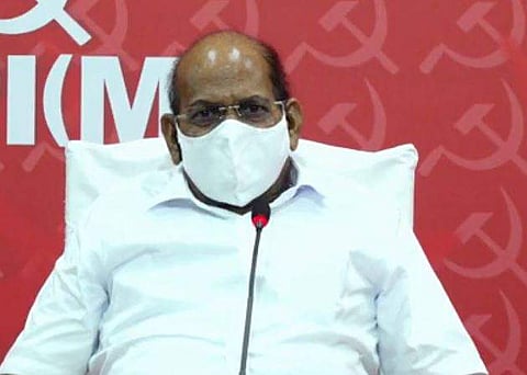കോടിയേരി വാര്‍ത്താസമ്മേളനത്തിനിടെ
