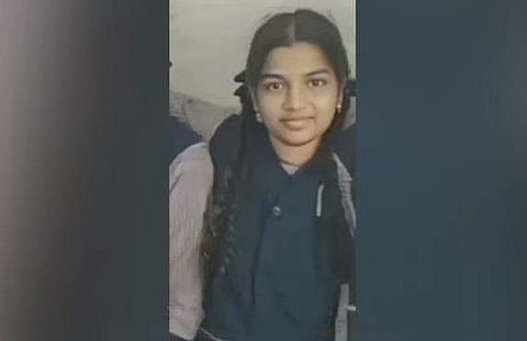 ആത്മഹത്യ ചെയ്ത പെണ്‍കുട്ടി