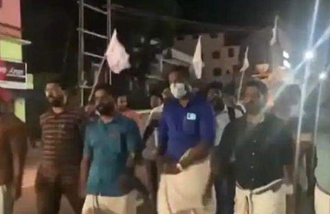 മണ്ണാര്‍ക്കാട്ടെ ഡിവൈഎഫ്‌ഐ പ്രകടനത്തില്‍ നിന്ന്‌
