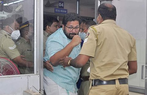 ശബരീനാഥനെ പൊലീസ് അറസ്റ്റ് ചെയ്തപ്പോള്‍/എക്‌സ്പ്രസ്‌
