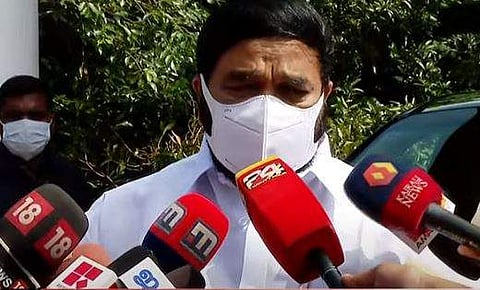 വിഎന്‍ വാസവന്‍ മാധ്യമങ്ങളെ കാണുന്നു