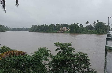 ചാലക്കുടി പുഴ നിറഞ്ഞ നിലയില്‍