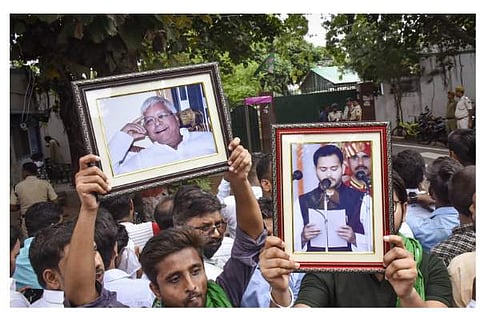 ആര്‍ജെഡി പ്രവര്‍ത്തകരുടെ ആഹ്ലാദപ്രകടനം/പിടിഐ