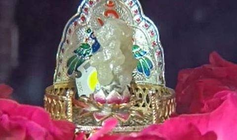 ഗണപതിയുടെ ആകൃതിയിലുള്ള ഡയമണ്ട്, ട്വിറ്റര്‍